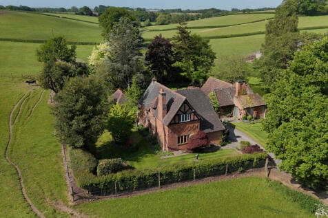 Norley Road, Cuddington, Cheshire, CW8 3 bed detached house for sale