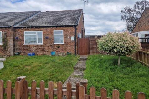 2 bedroom semi-detached bungalow for sale