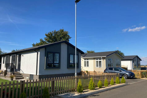 Kettering, Northamptonshire, NN14 2 bed park home for sale