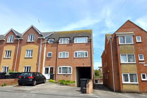 1 bedroom ground floor flat for sale