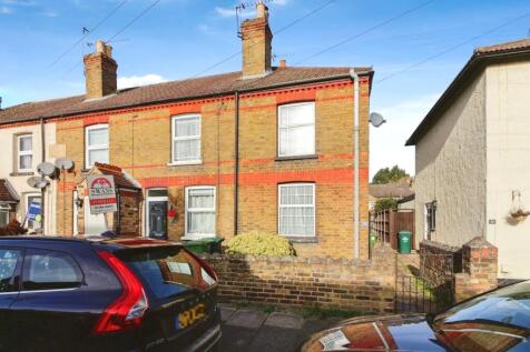 3 bedroom end of terrace house for sale