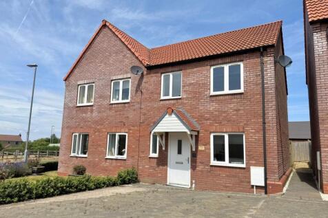 2 bedroom semi-detached house for sale