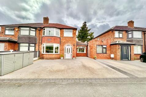3 bedroom semi-detached house for sale
