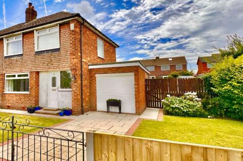 3 bedroom semi-detached house for sale