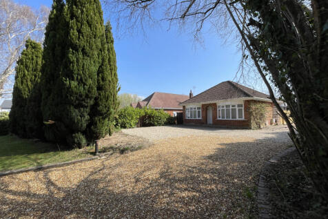 Wheelers Lane, Bournemouth, BH11 9 2 bed detached bungalow for sale