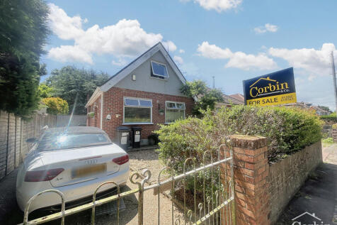 Fernheath Road, Bournemouth, BH11 8 2 bed detached bungalow for sale
