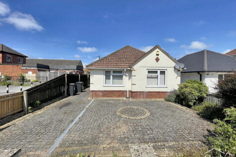 Horsham Avenue, Bournemouth, BH10 7 2 bed detached bungalow for sale