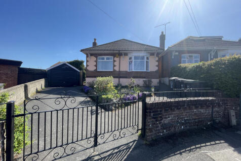 Acton Road, BOURNEMOUTH, BH10 4 2 bed bungalow for sale