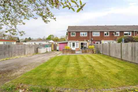 3 bedroom end of terrace house for sale