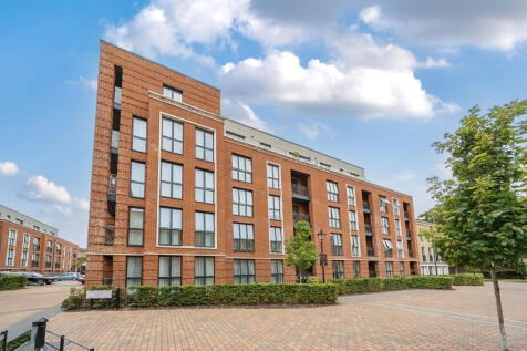 Fellowes Rise, Winchester, Hampshire... 2 bed flat for sale