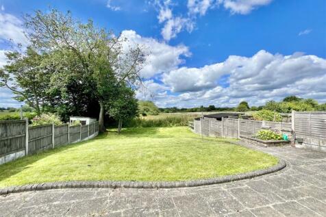 Evelyn Road, Willows Green, Great Leighs 3 bed house for sale