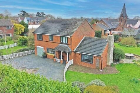 Meadow Bank, Hatfield Peverel... 4 bed detached house for sale