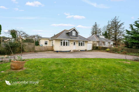 3 bedroom detached bungalow for sale