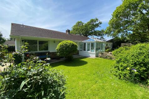 4 bedroom detached bungalow for sale