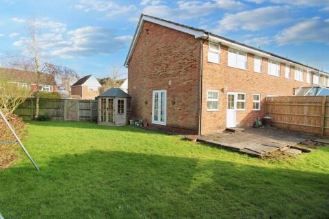 3 bedroom end of terrace house for sale