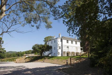 Charmouth 2 bed apartment for sale