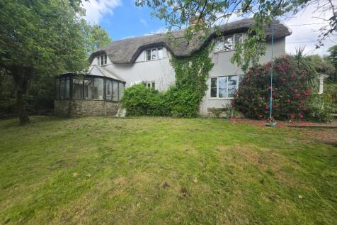 Thorncombe 3 bed detached house for sale