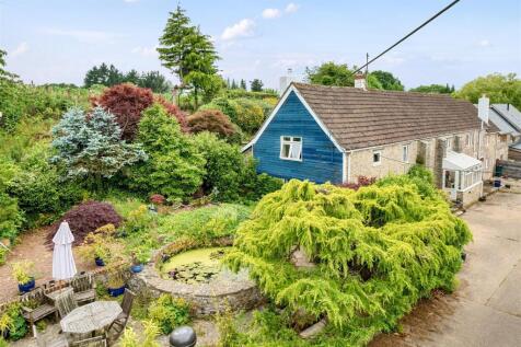 5 bedroom semi-detached house for sale