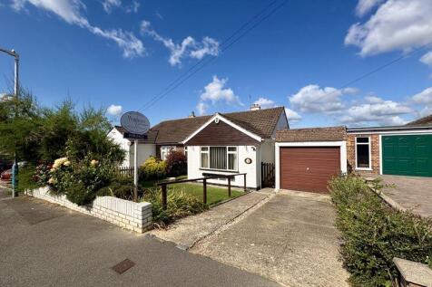 3 bedroom semi-detached bungalow for sale