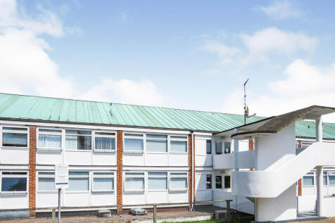 Studio flat for sale