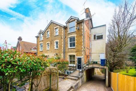Meadowside, Charterhouse Road... 2 bed flat for sale