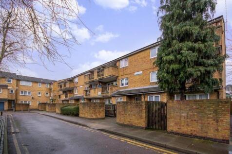 Montague Square, London, SE15 1 bed flat for sale