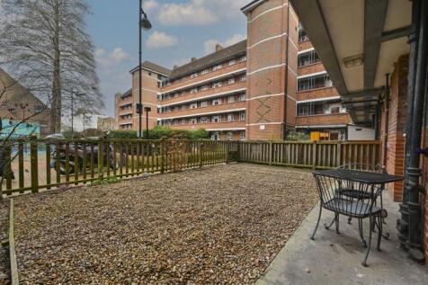 Sheringham House, Lisson Street... 2 bed flat for sale