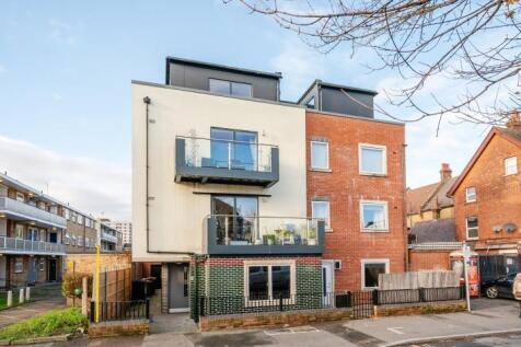 2 bedroom flat for sale