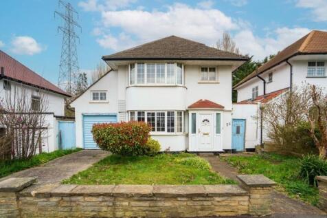St Thomas Drive, Hatch End, Pinner, HA5 3 bed detached house for sale
