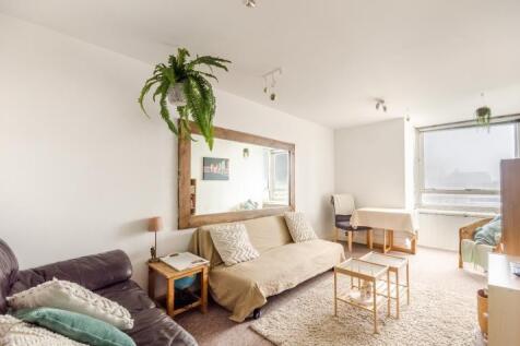 Eagle Heights, Bramlands Close... 2 bed flat for sale