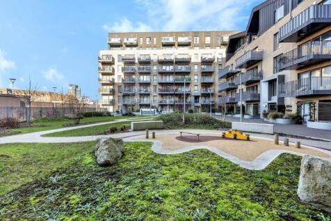 Grattan Court, Anderson Square... 2 bed flat for sale