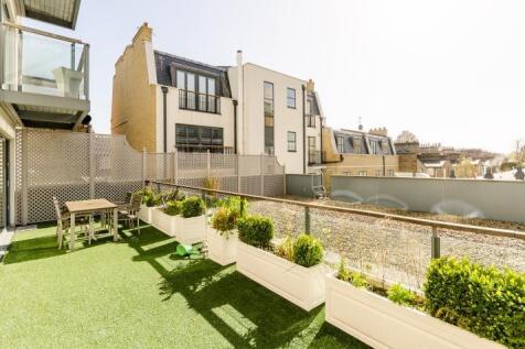 Ellesmere Court, Fulham Road, London... 2 bed flat for sale
