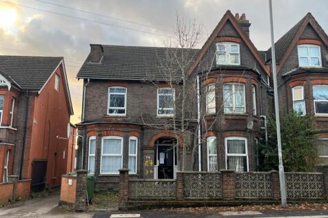 Flat 2, 27 Biscot Road, Bedfordshire... 1 bed flat for sale