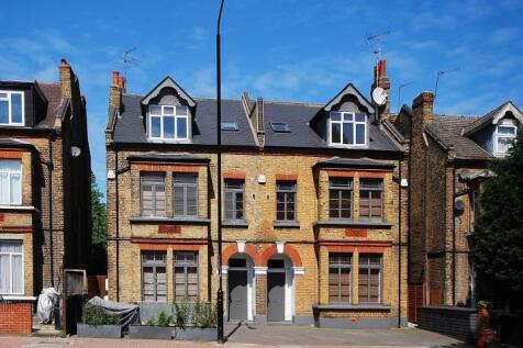 West Hill, London, SW15 3 bed flat for sale