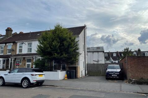 11 Wellington Road, London, CR0 2SH Semi detached house for sale
