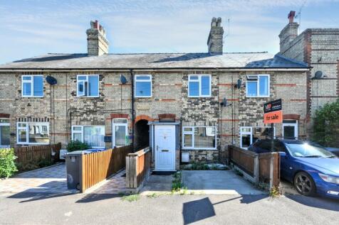 144 Exning Road, Suffolk, CB8 0AF 3 bed semi