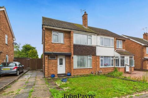 Handsworth Crescent, Eastern Green... 3 bed semi