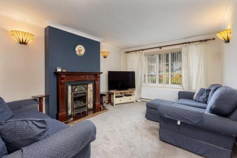5 bedroom semi-detached house for sale