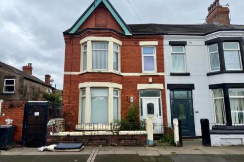 4 bedroom end of terrace house for sale