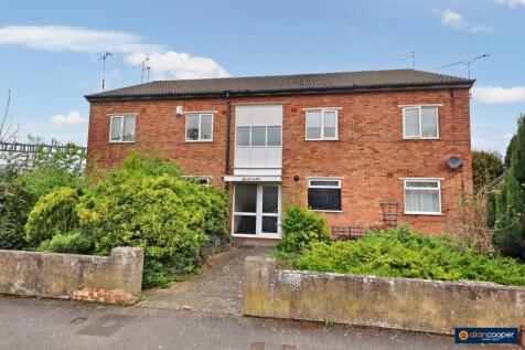 2 bedroom ground floor flat for sale