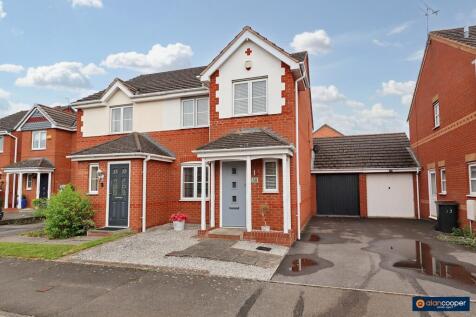 3 bedroom semi-detached house for sale