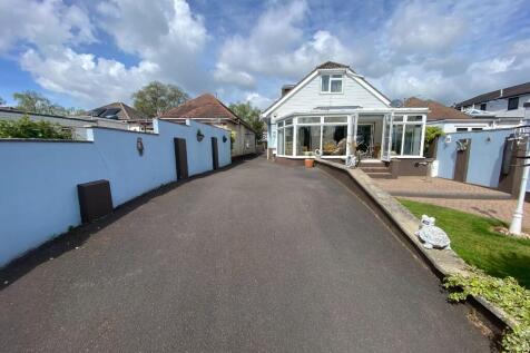 6 bedroom detached house for sale