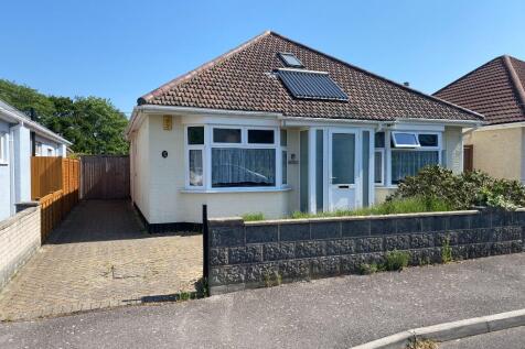 Pine Avenue, Poole BH12 2 bed detached bungalow for sale