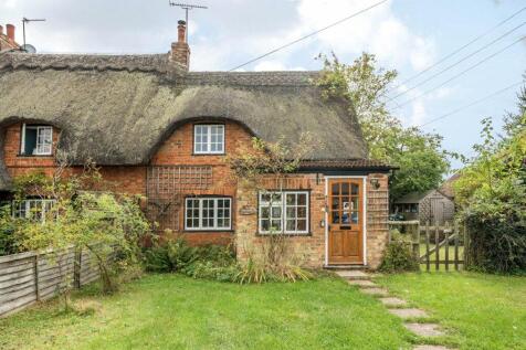 West Street, Buckingham MK18 2 bed end of terrace house for sale