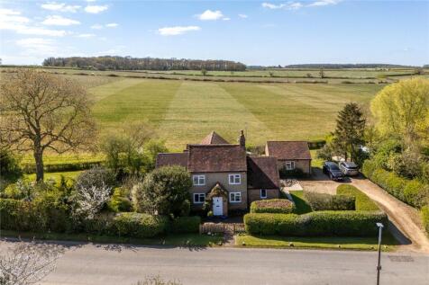 West End, Haynes, Bedfordshire, MK45 3 bed detached house for sale