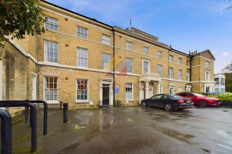 Lexden Road, Colchester CO3 2 bed apartment for sale
