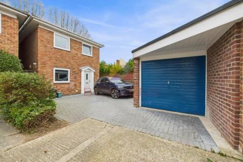 Keble Close, Colchester CO3 3 bed detached house for sale