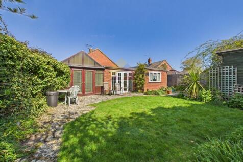 Sterling Close, COLCHESTER CO3 4 bed detached bungalow for sale