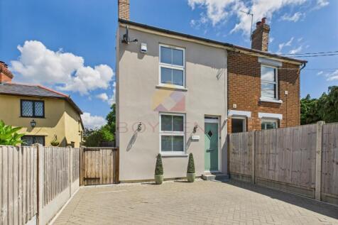 2 bedroom semi-detached house for sale