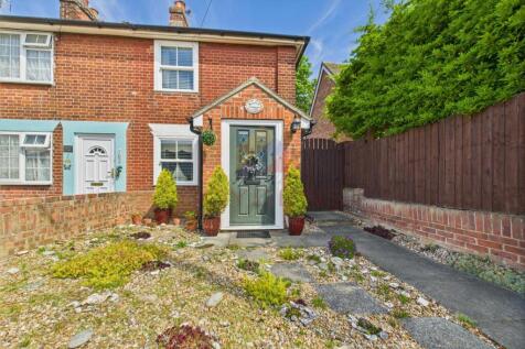 2 bedroom semi-detached house for sale